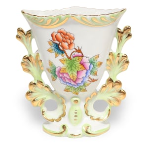 herend-queen-victoria-vase-hand-painted-gilt-rococo-01.jpg