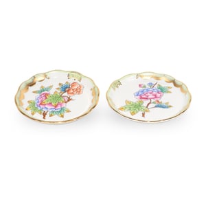 pair-of-coasters-herend-porcelain-jewelry-tray-gilded-trinkets-01.jpg