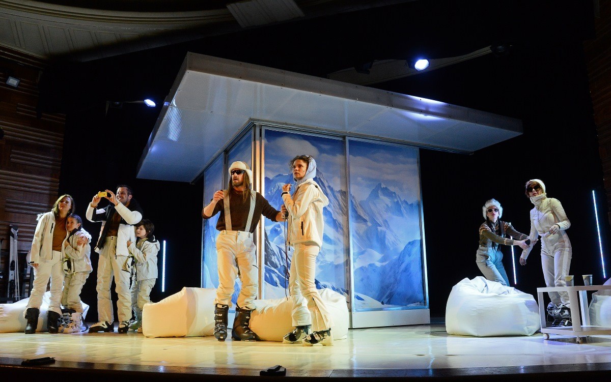 Veresegyház Hosts Avalanche Comedy Premiere