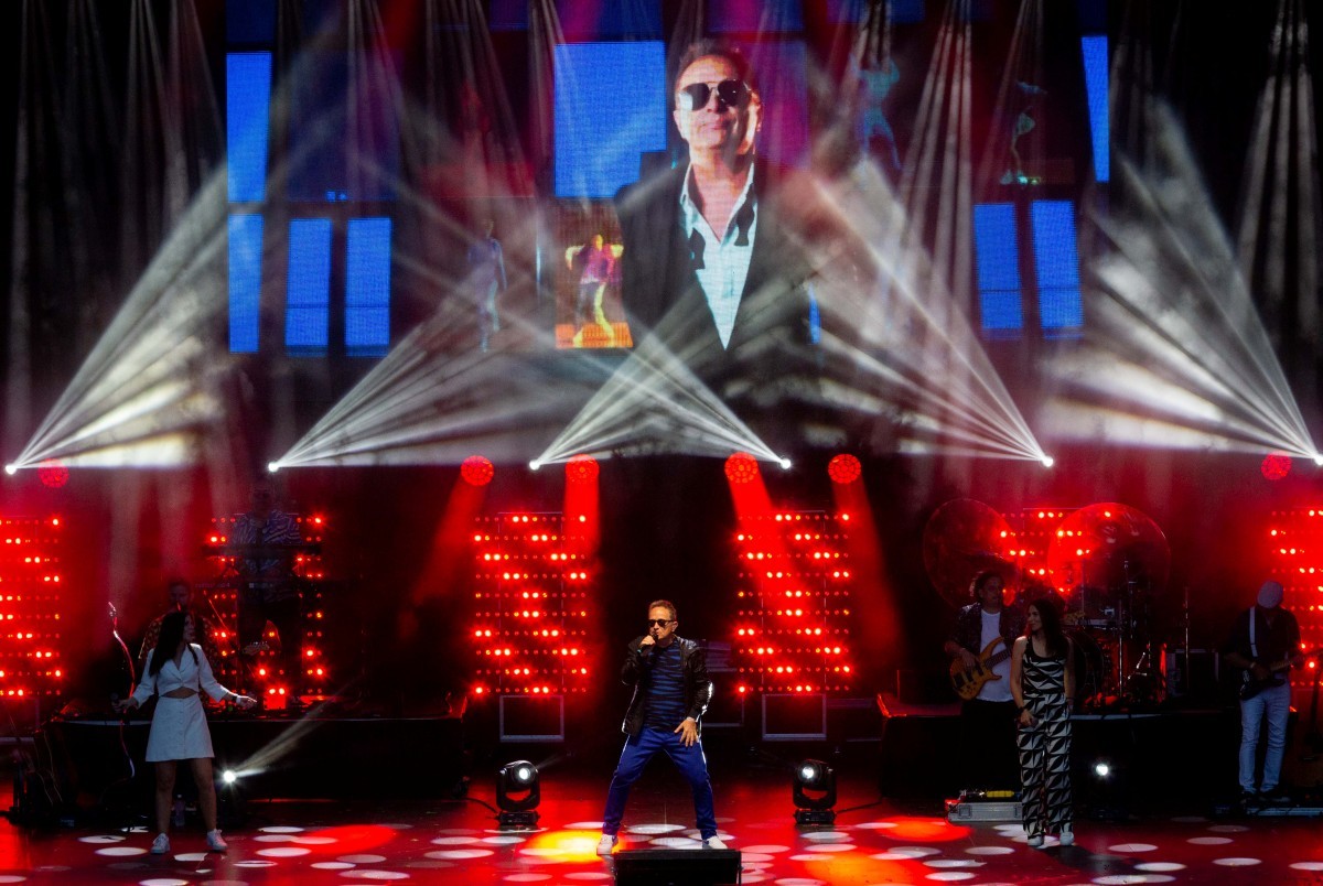 Péter Geszti Brings A Summer Party To Veresegyház