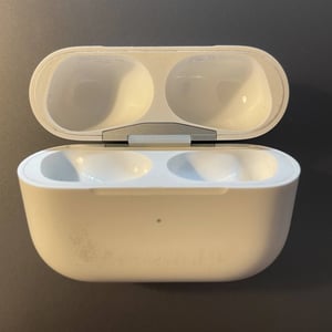 Affordable Replacement AirPods Pro Charging Case (1st Generation) - Heavy Use Condition product image