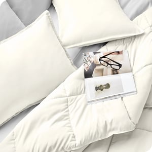 Hypoallergenic Down Alternative Comforter Set in Cypress Green - Queen Size with 2 Matching Pillow Shams product image