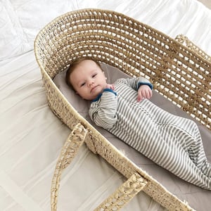 Comfortable and Protective Bassinet Sheet for Hourglass and Oval Mattresses product image
