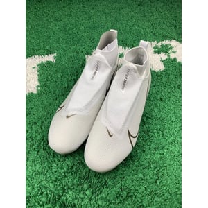 Stylish White Nike Football Cleats for Men - Size 13 product image