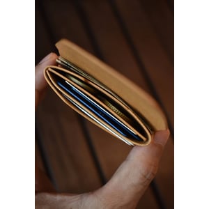 Minimalist Grain Wallet with AirTag Holder for Men and Women product image