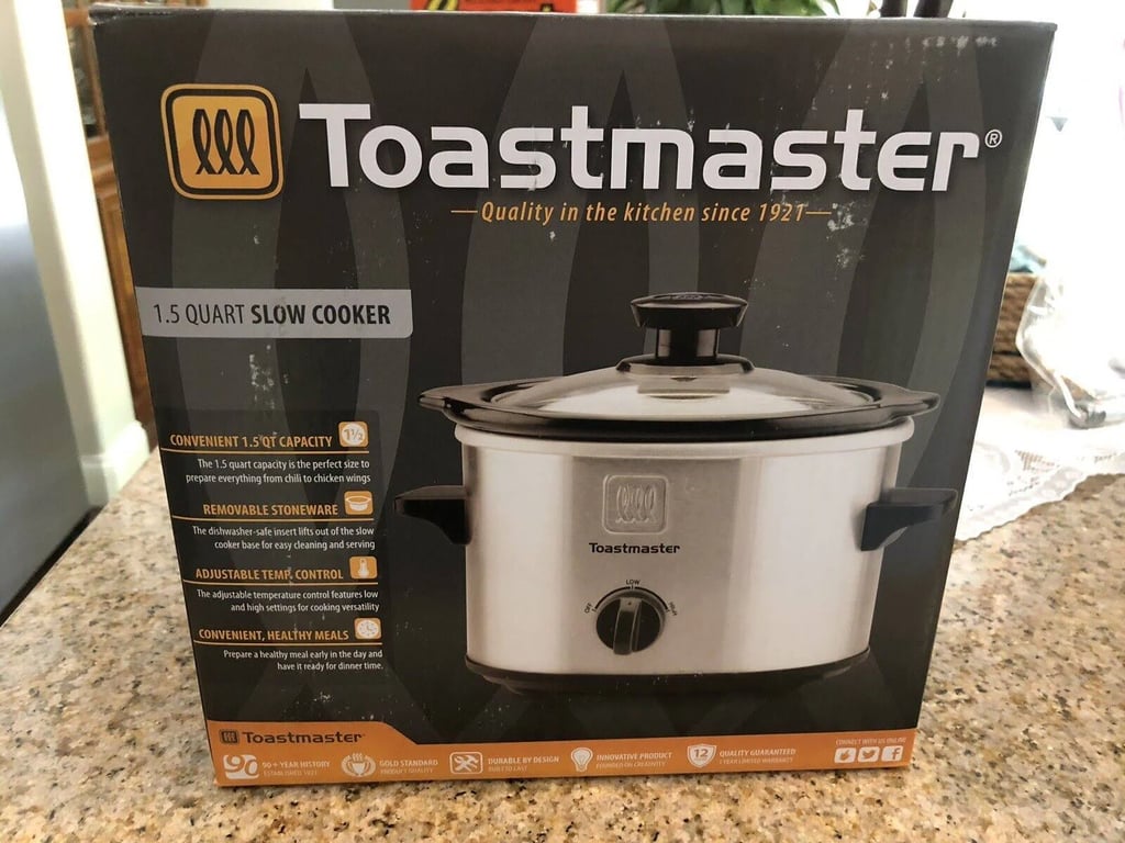 Toastmaster 1.5 Quart Red Slow Cooker Adjustable Temp Removable Stoneware  New