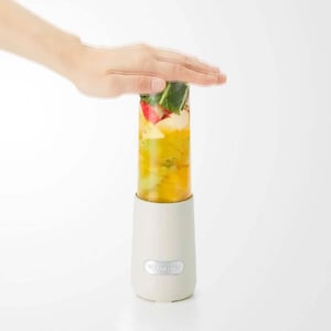 Vitantonio Mini Bottle Blender for Smoothies and Juices product image