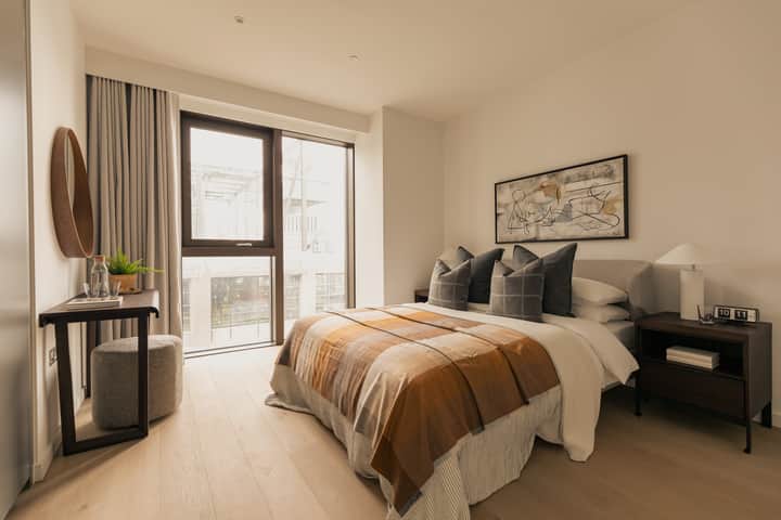 Interior of 2 bedroom apartment at 10 George Street, Canary Wharf