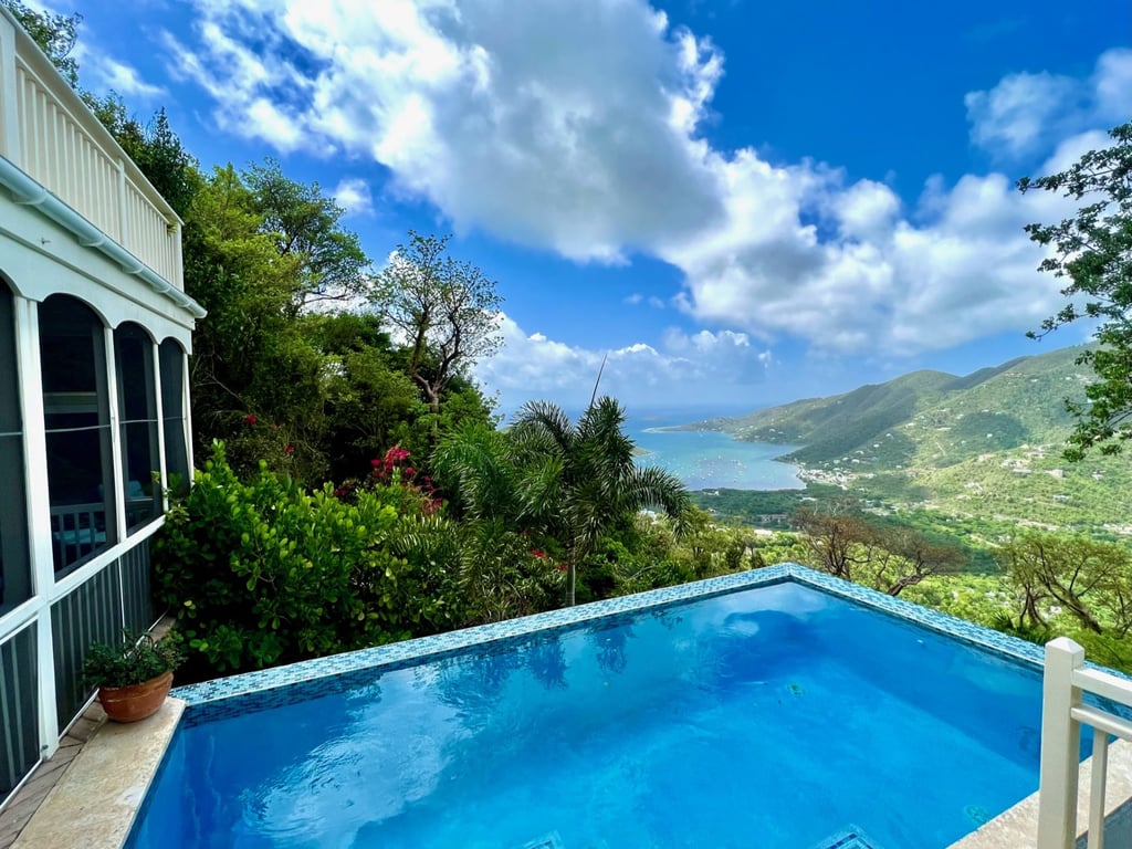 Tropical Manor