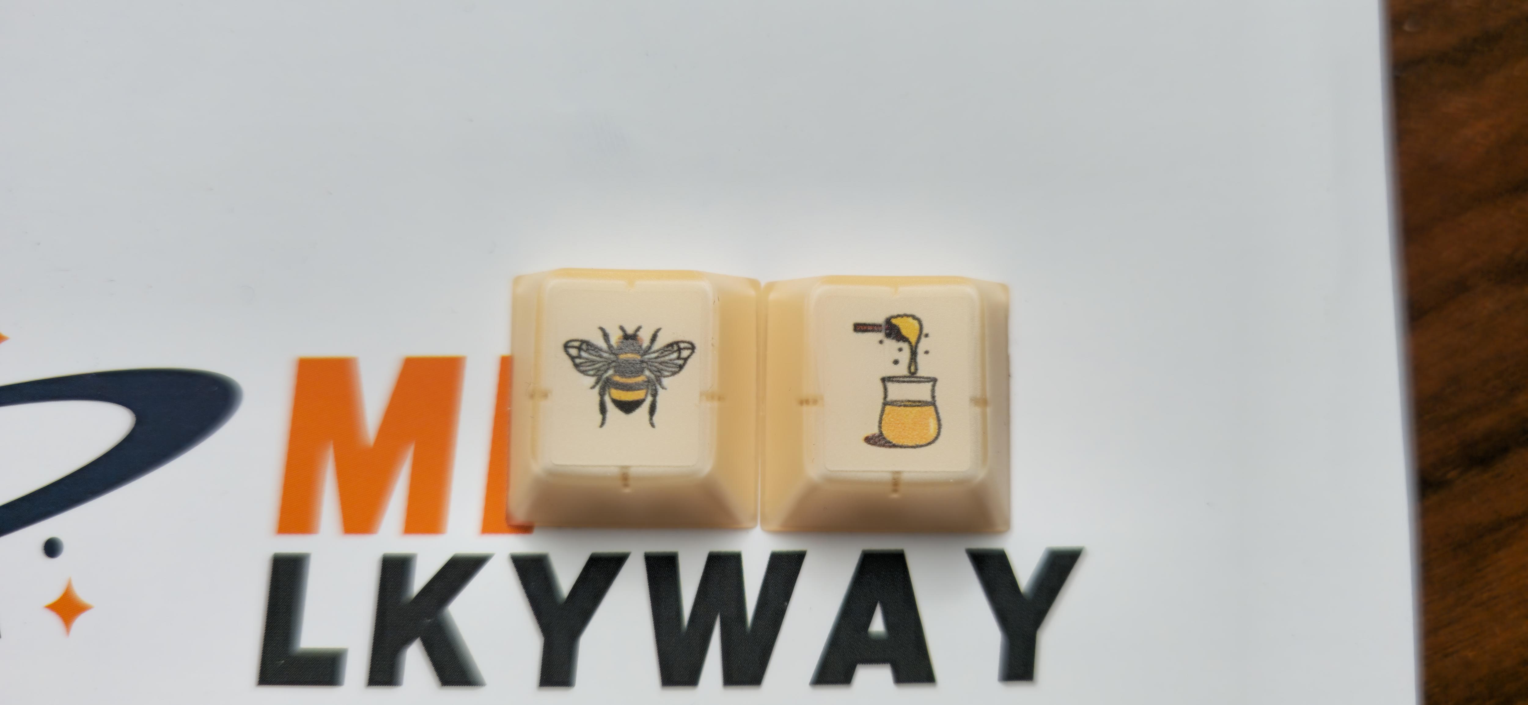 MW Buzzz - Suit Up! image 4