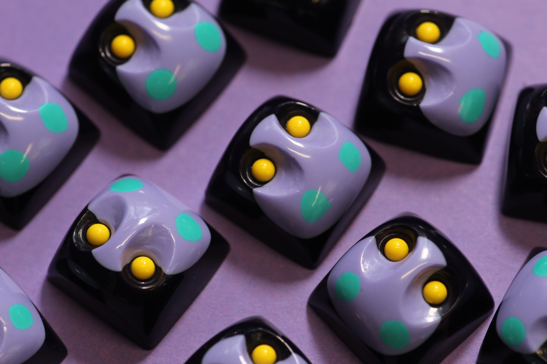 GMK Taro R2 - Closed image 10