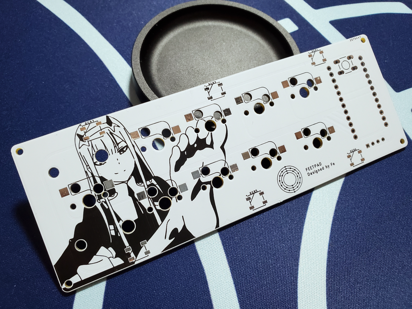 FEETPAD | Hotswap macropad with waifu feet and OLED! (Fulfilled!) image 2