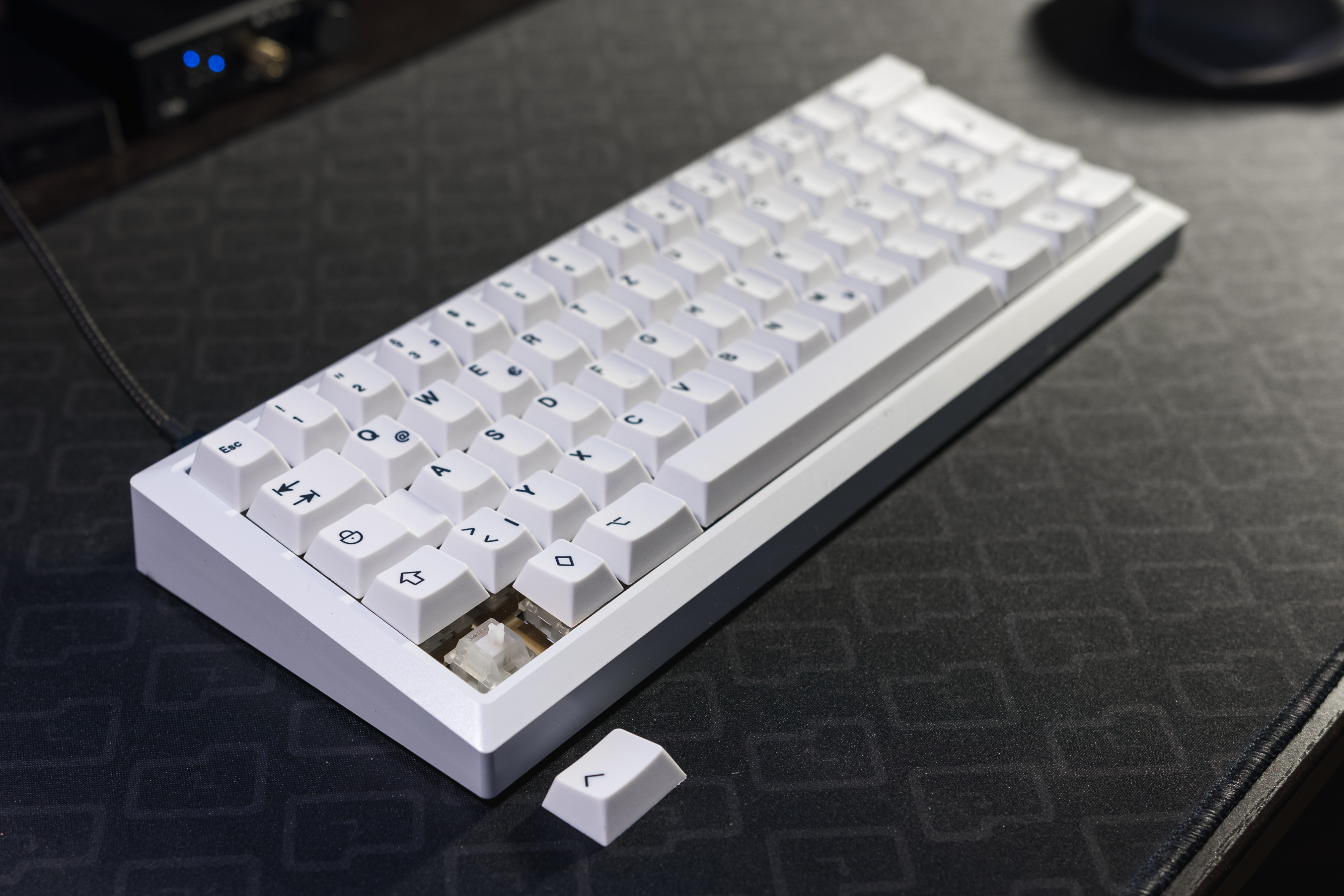 Chiwi60 kit w/ brass plate [under glow][Non-floating 7 deg] - Shipping image 6