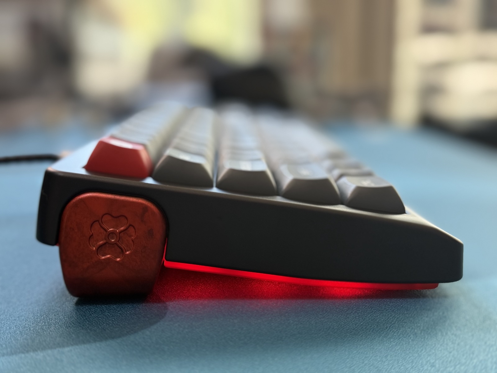 The Wing - 60% gasket mount EC/MX board with variable typing angles