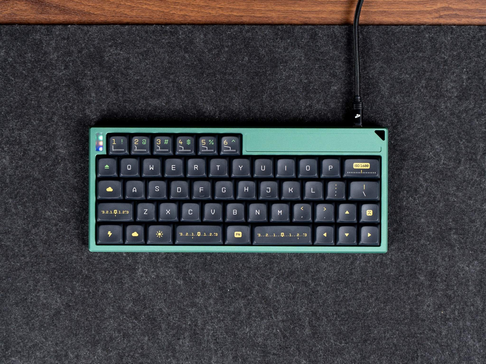 The Bullet Train - a Low Profile Wireless V4N4G0N layout board image 10