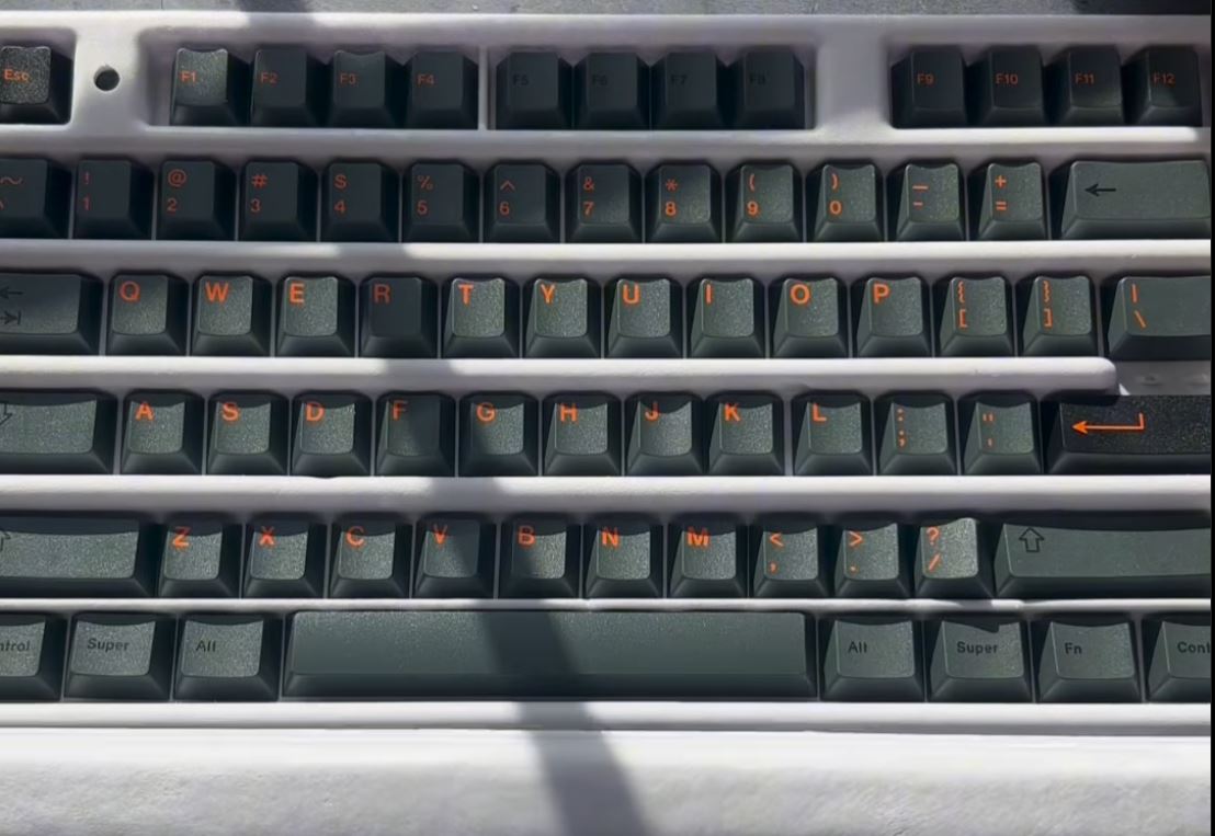 GMK Cinder | GB Closed image 47