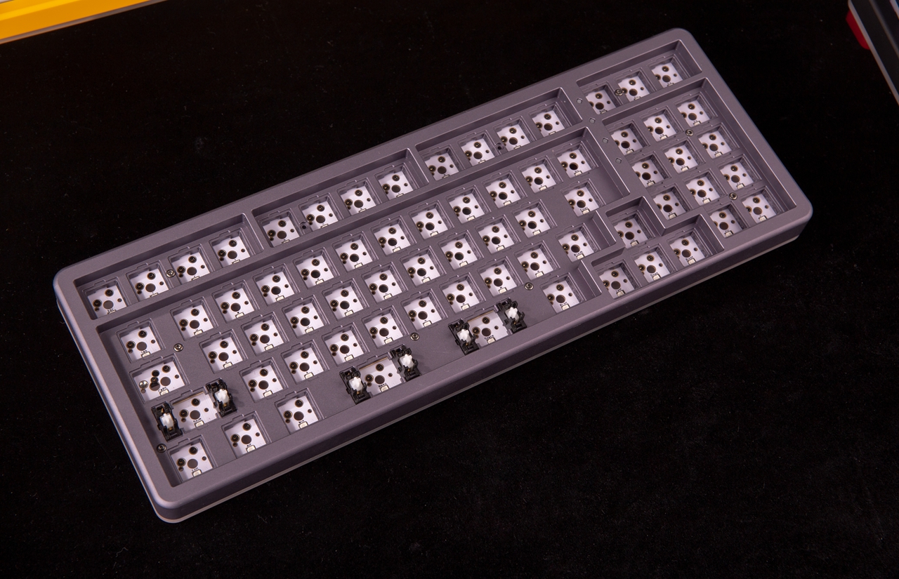 Xikii 1800MINI -- Compact bluetooth, fully rgb, hotswap keyboard! image 13