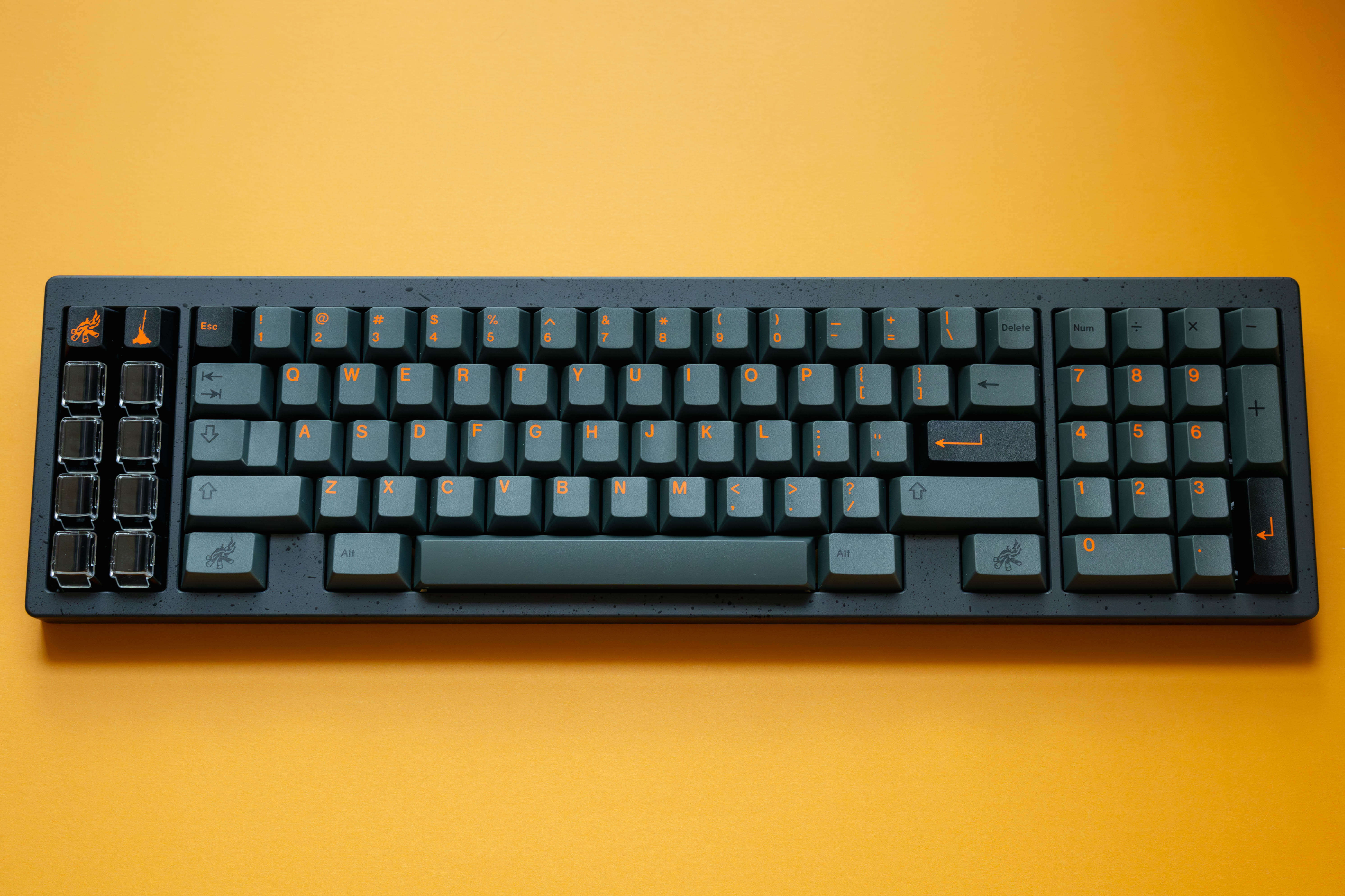 GMK Cinder | GB Closed image 48