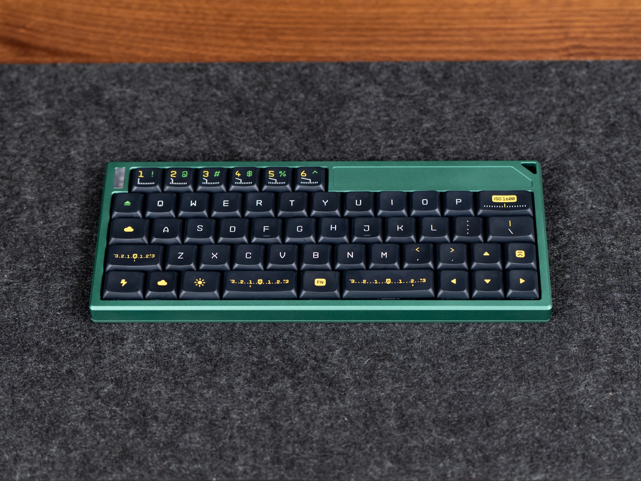 The Bullet Train - a Low Profile Wireless V4N4G0N layout board image 8