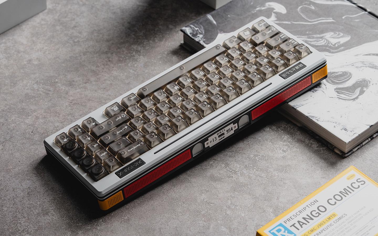 [GB completed] W70 | A keyboard with car tail light