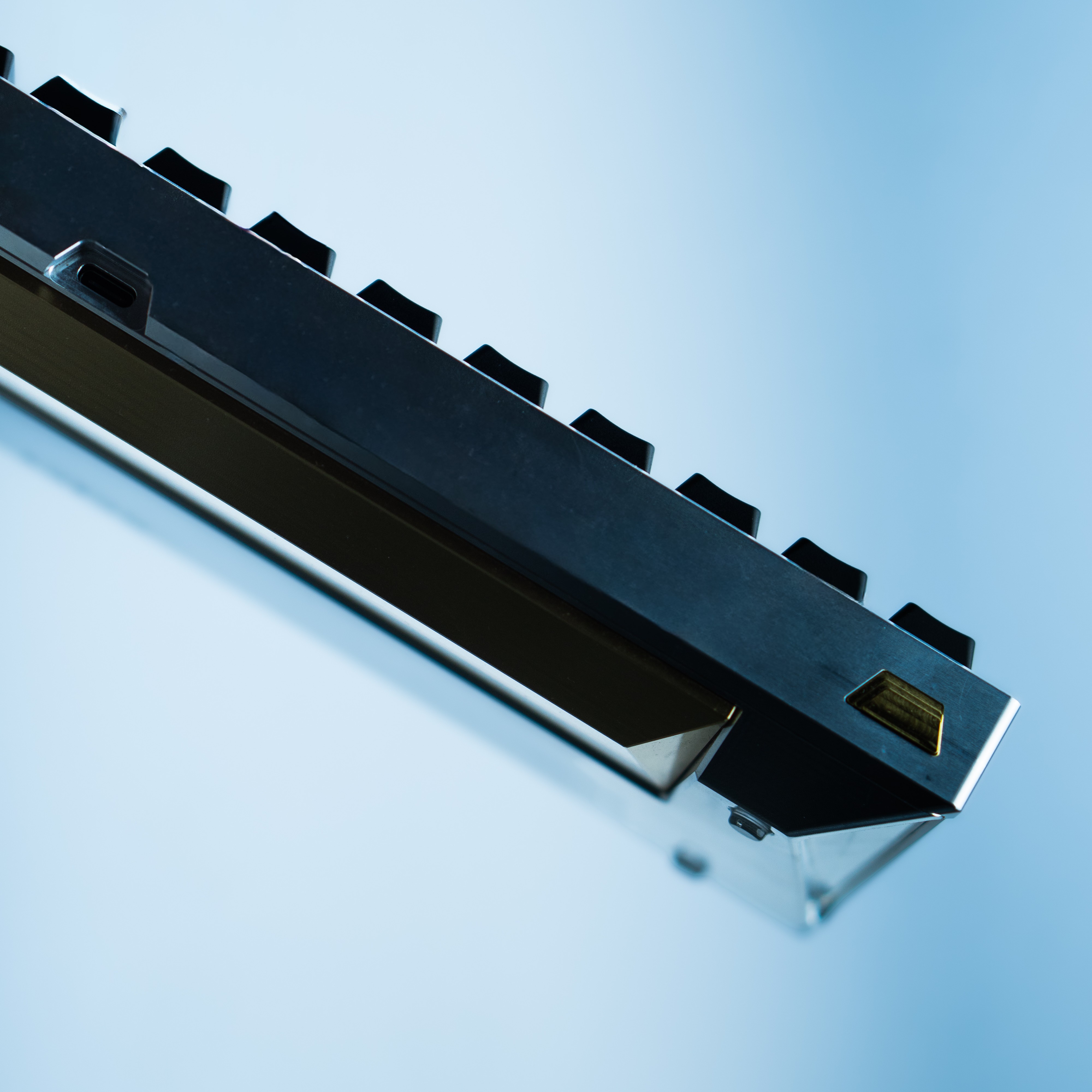 RAE | AURUM - 60% Gasket Integrated Top Mount image 28