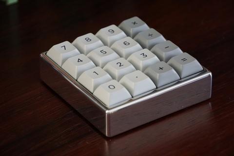 Roadkit Mini Numpad by TheVan Keyboards image 3