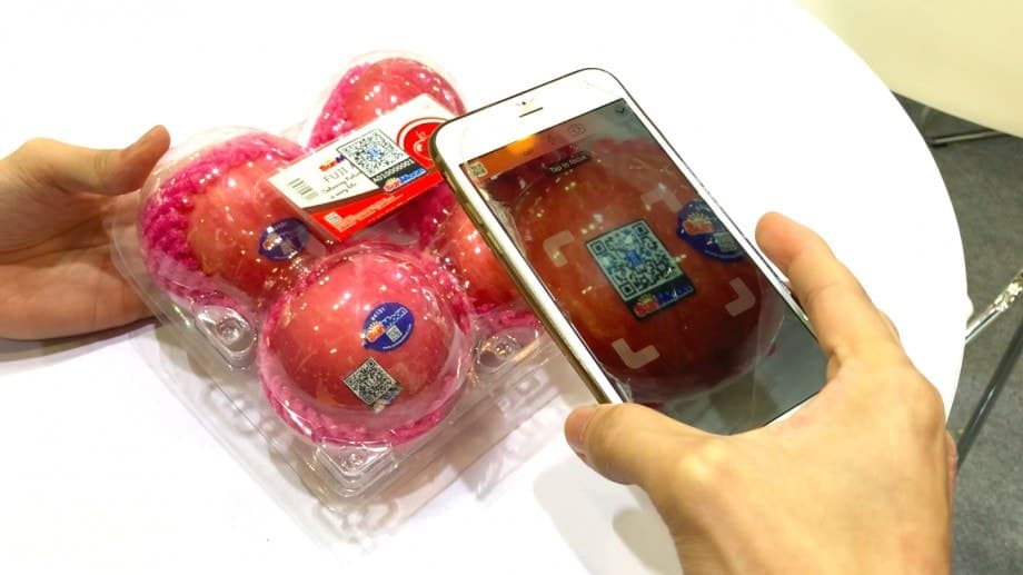 sunmoon_apples-min