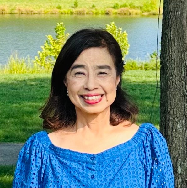 Noriko Donahue - Japanese Language Teacher and Cultural Educator from Japan, teaching in Charlottesville Virginia