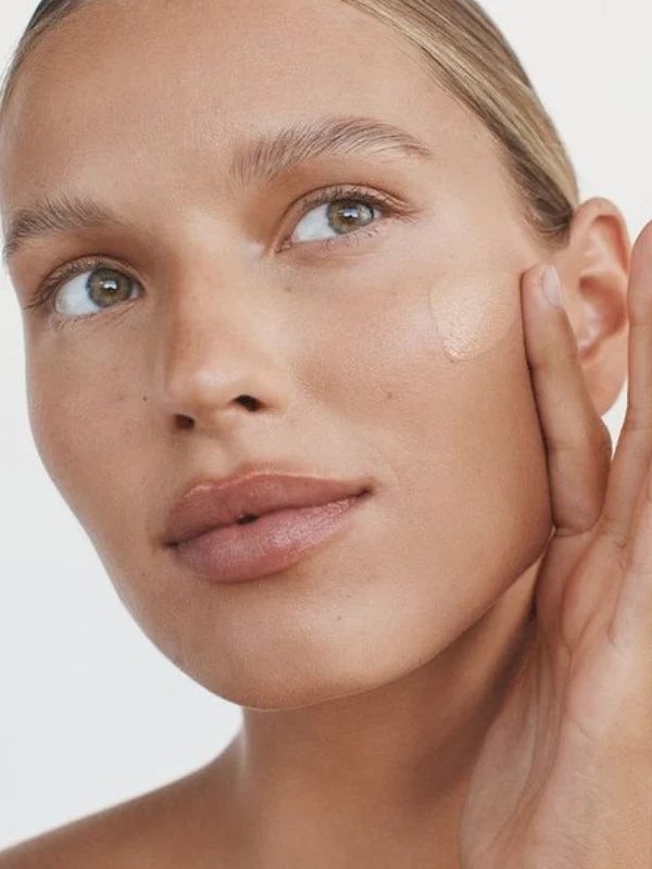 emani makiazo pagrindas pudra