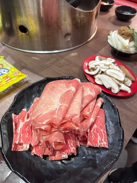 雅香石頭火鍋永和店-上等豬肉片