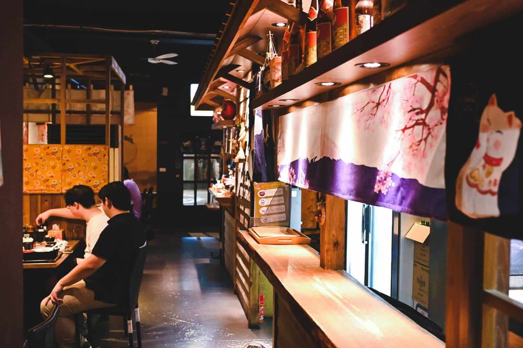 叮咚News｜分享新奇與樂趣 - 圖四 店內日式居酒屋風格的櫃檯