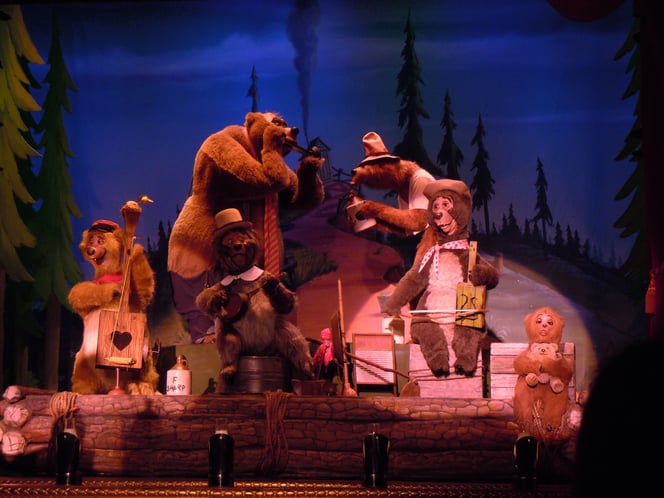 Country bears on stage performing at Disney World