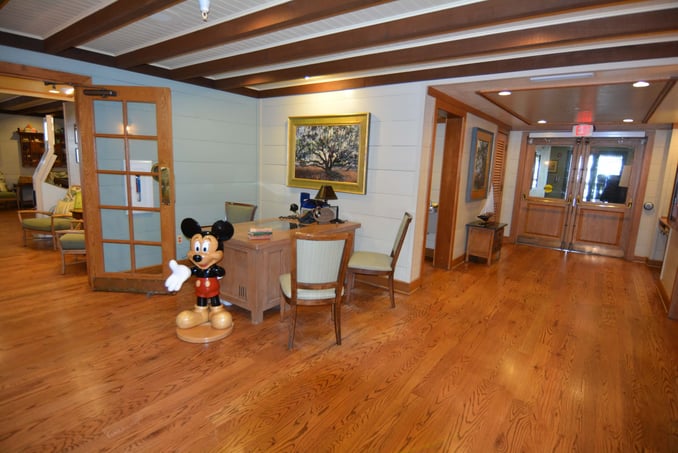 Hilton Head Lobby room with a desk and Mickey Mouse statue