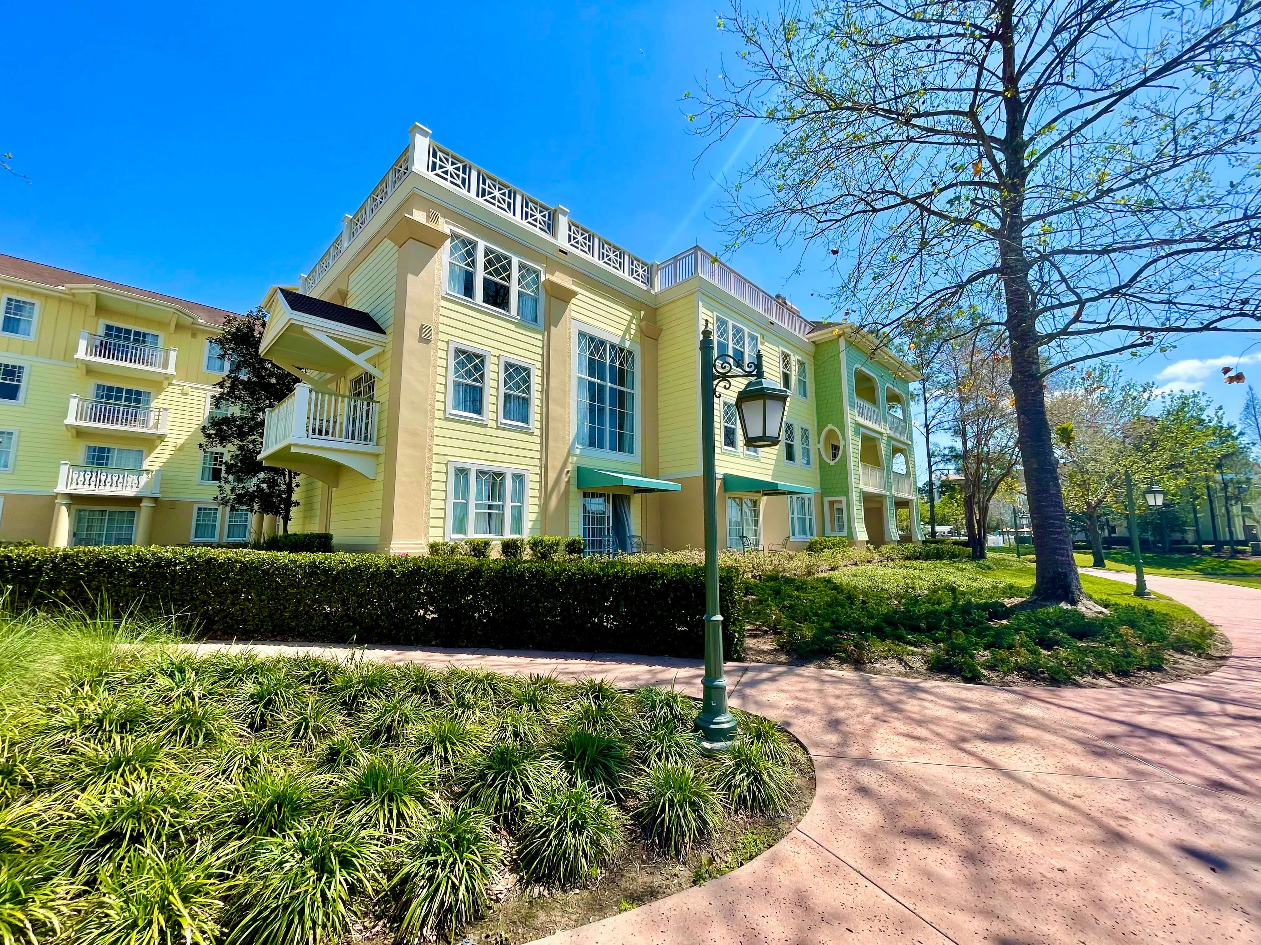 Saratoga Springs - Building Exterior