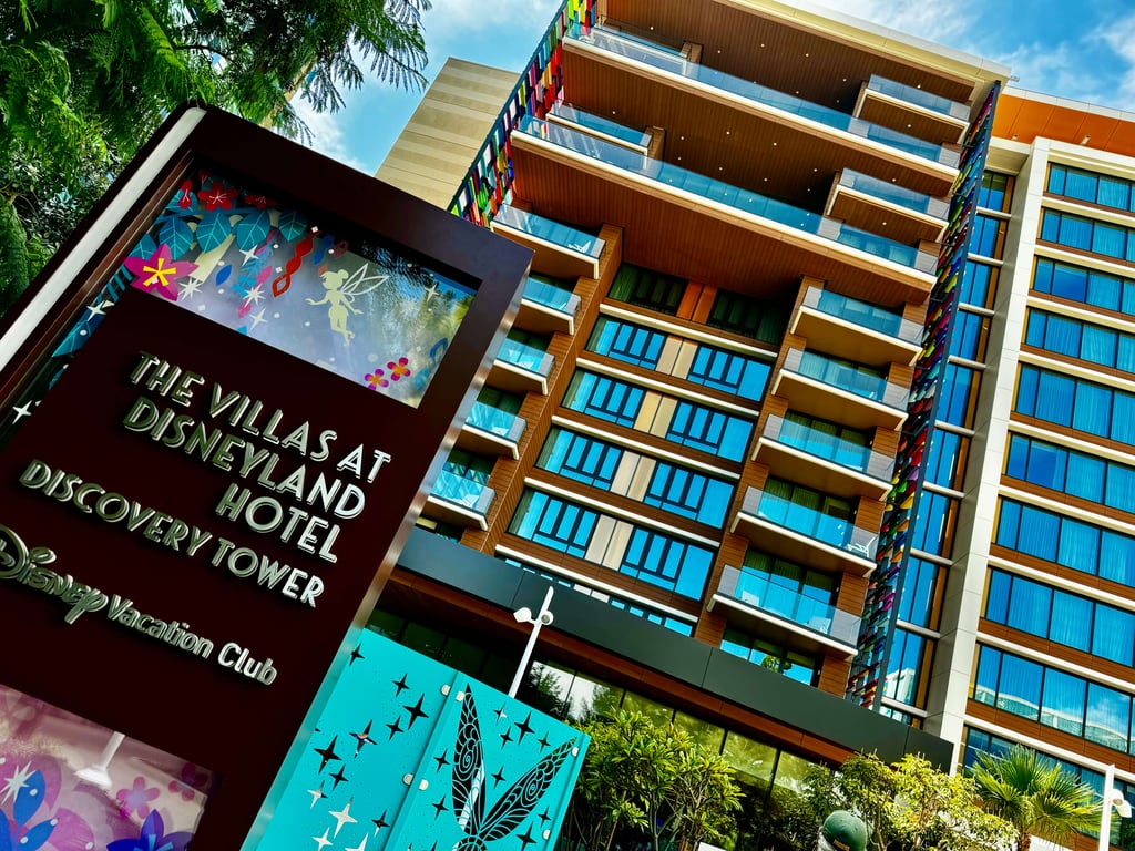 Villas at Disneyland Hotel - Exterior