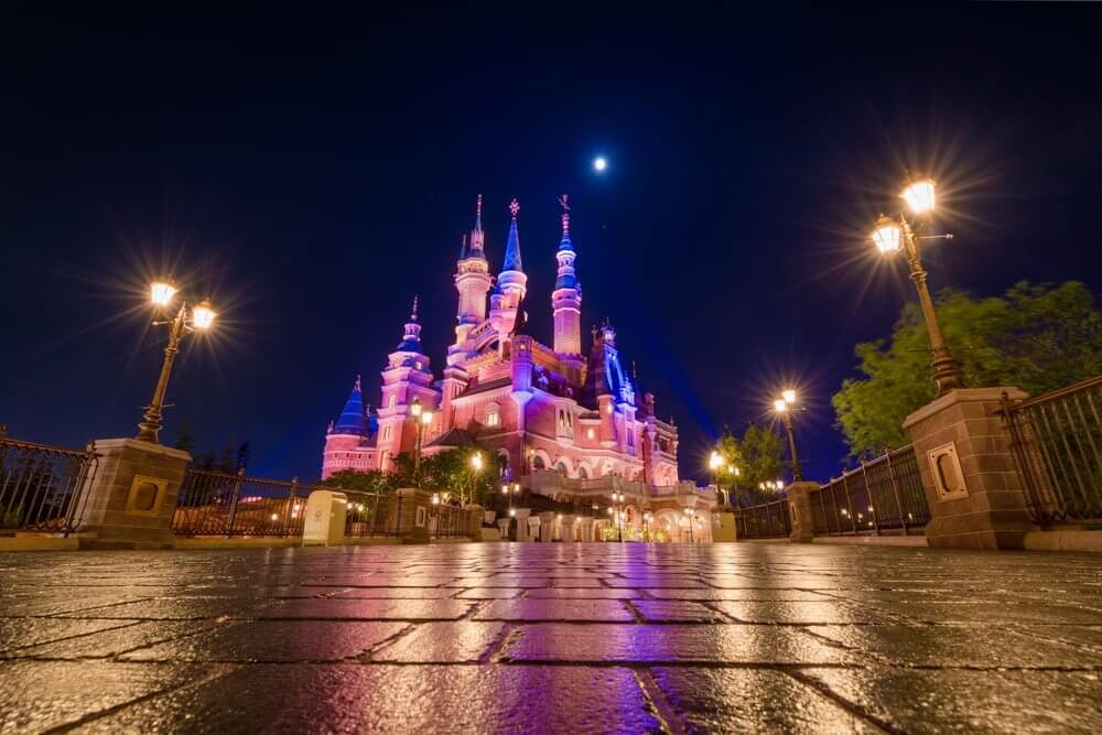 Shanghai Disneyland's Cinderella castle at night