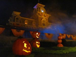 mickeys-not-so-scary-party-magic-kingdom-gates