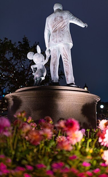 Statue of Walt Disney and Mickey