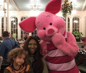 piglet-and-family-dining