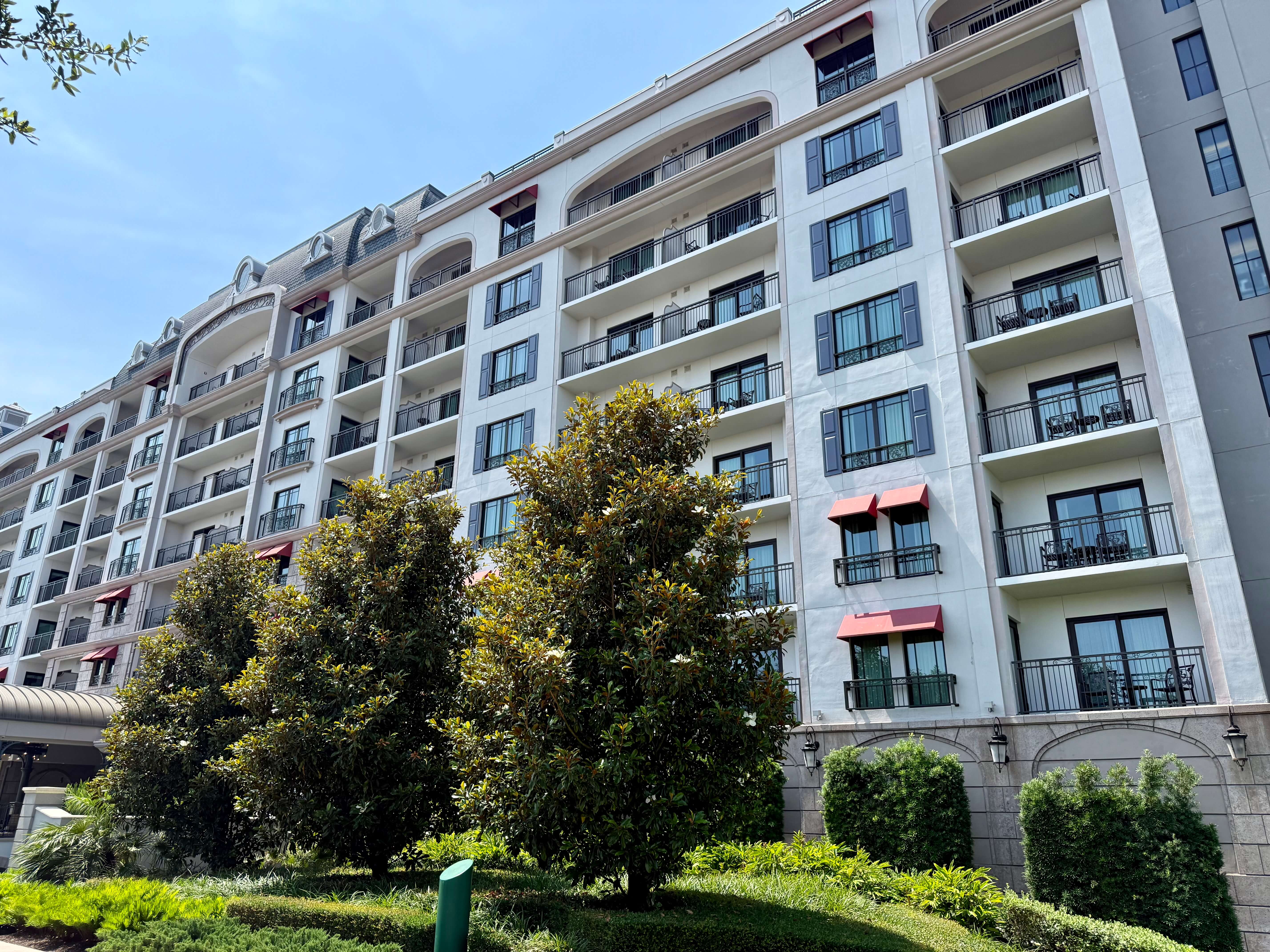 riviera exterior - front