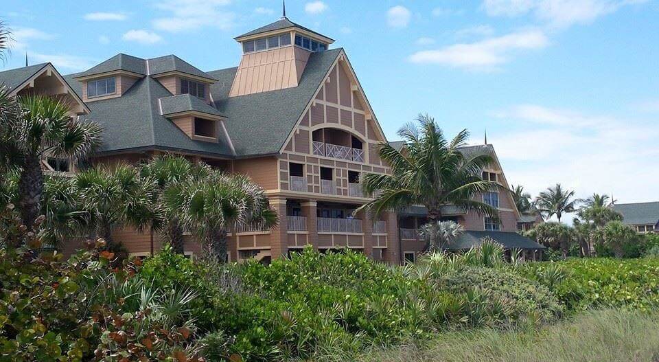 DVC Disney resort in Vero Beach buildings and trees