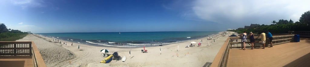 Calm beach views of Vero Beach