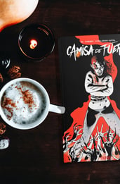 Camisa de fuerza, reseña del cómic de El Torres y Guillemo Sanna que te harán preguntarte el origen de la locura