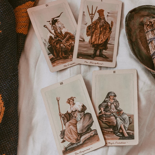 Imágen destacada - El Tarot en la literatura de fantasía: reflexión de los arcanos y sus leyendas