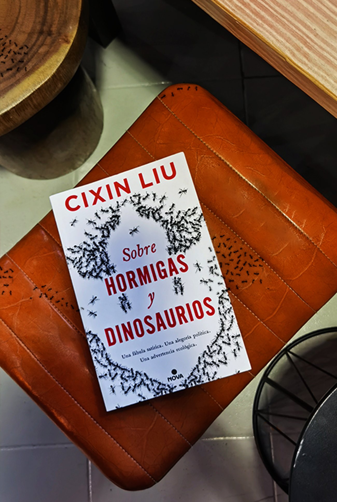 Imagen destacada - Sobre hormigas y dinosaurios, reseña de una fábula ecológica del maestro de la cifi 