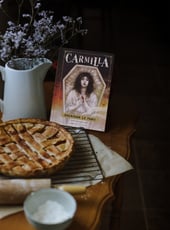 Iamgen de la entrada Carmilla, opinión de la primera novela con una mujer vampiro 