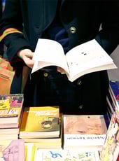 Iamgen de la entrada Polémica: 100 escritores protestan por el uso de palabras en inglés en el Salon du Livre de París