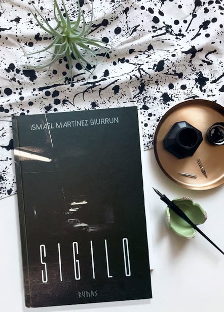 Imágen destacada - Sigilo, opinión de una novela con hedor a muerte y pasado 