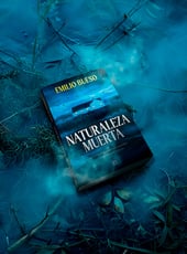 Iamgen de la entrada Naturaleza muerta: opinión de una novela adictiva y oscura como un pantano