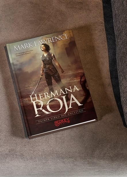 Imágen destacada - Hermana Roja, reseña del libro de fantasía grimdark de Mark Lawrence